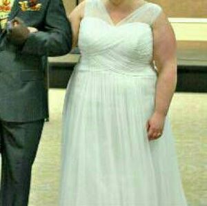 Galina 22W Swiss Pin Dot Tulle wedding dress